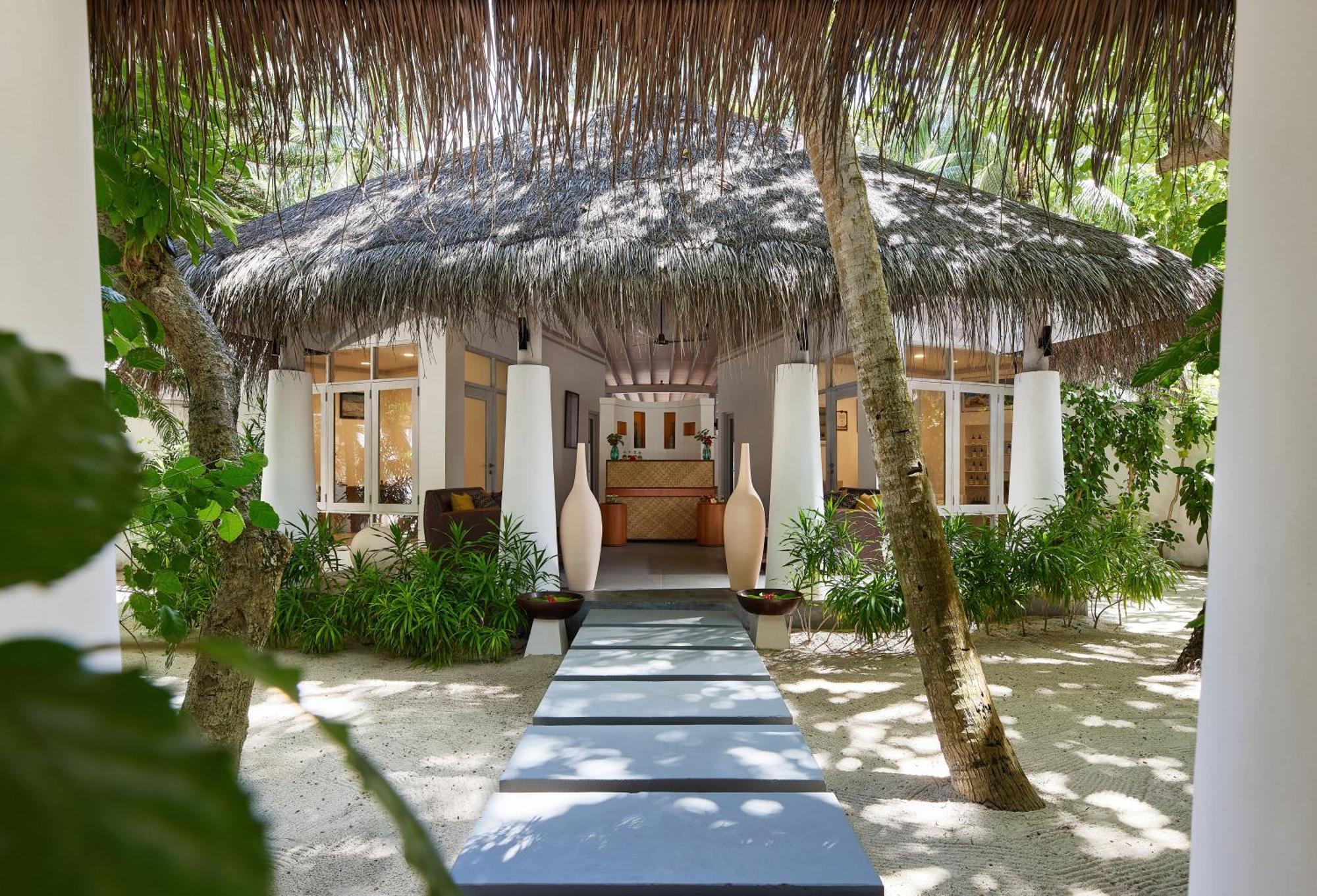 Nh Maldives Kuda Rah Resort - Stays Of 5 Nights Or More, 40 Percent Off Shared Roundtrip Transport Дангети Экстерьер фото